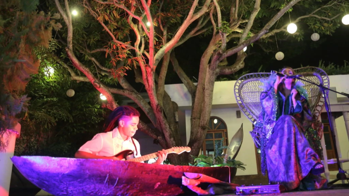 Shabbat and a fundraiser for the arts